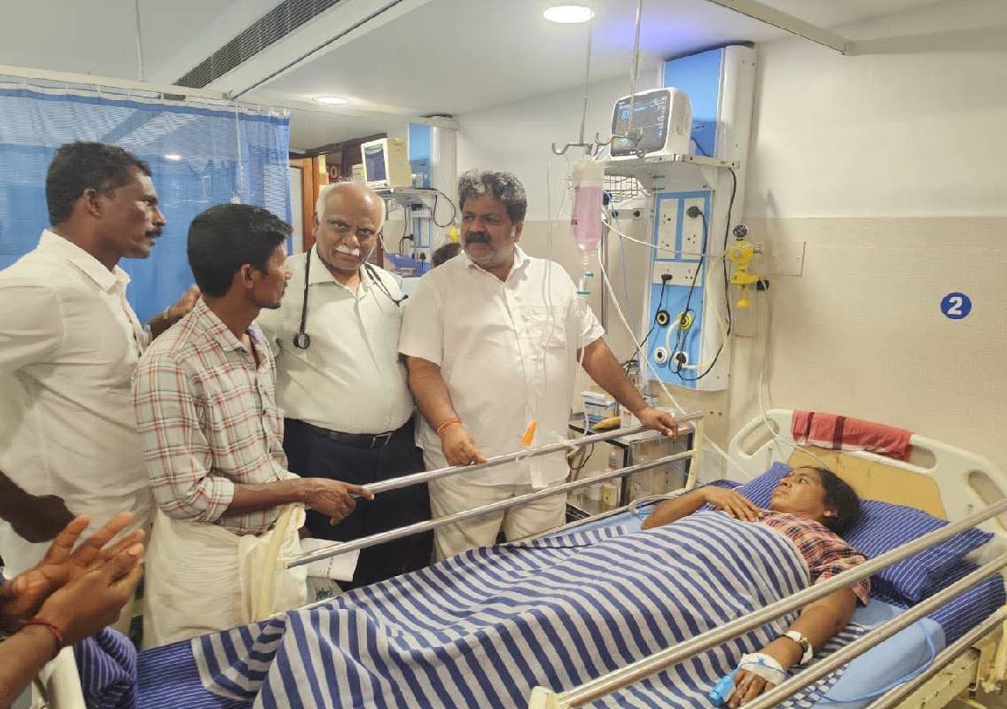 ಭಟ್ಕಳ ಕಪ್ಪೆ ಚಿಪ್ಪು ದುರಂತ ಪ್ರಕರಣ; ಆಸ್ಪತ್ರೆಗೆ ಭೇಟಿ ನೀಡಿದ ಸಚಿವ ಮಂಕಾಳ್ ವೈದ್ಯ - News Karnataka
