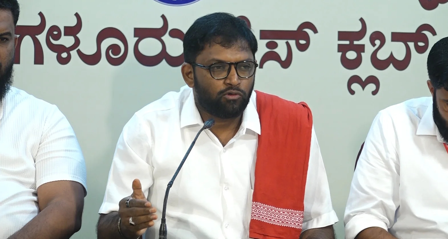 ಅಂತರಾಷ್ಟ್ರೀಯ ವಿಮಾನ ನಿಲ್ದಾಣದಲ್ಲಿ ಆ್ಯಪ್ ಆಧಾರಿತ ಟ್ಯಾಕ್ಸಿ ಚಾಲಕರ ಸಮಸ್ಯೆ ಬಗ್ಗೆ  ಇಮ್ತಿಯಾಜ್ ಪತ್ರಿಕಾಗೋಷ್ಠಿ - News Karnataka