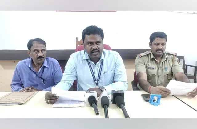 ನಾಳೆ ಪುತ್ತೂರು ಕಿಲ್ಲೆ ಮೈದಾನದ ಸಂತೆಗೆ ಹಿಂಬಾಗಿಲಿನಿಂದ ಪ್ರವೇಶಿಸಿ- ತಹಸೀಲ್ದಾ‌ರ್ ಕುಂಞ ಅಹಮ್ಮದ್ - News Karnataka