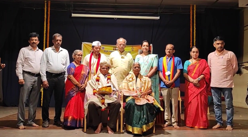 ಭಾಷಾಂತರಕಾರ ಡಾ.ಎನ್. ತಿರುಮಲೇಶ್ವರ ಭಟ್ಟರಿಗೆ ಅಕಲಂಕ ದತ್ತಿ ಪುರಸ್ಕಾರ ಪ್ರದಾನ - News Karnataka