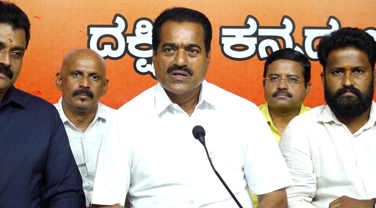 ಎಸ್.ಎಸ್.ಎಲ್.ಸಿ ಫಲಿತಾಂಶ: ದಕ್ಷಿಣ ಕನ್ನಡ ಪ್ರಥಮ, ವಿದ್ಯಾರ್ಥಿಗಳಿಗೆ ಅಭಿನಂದನೆ ಸಲ್ಲಿಸಿದ ಸಭಾಧ್ಯಕ್ಷ ಯು.ಟಿ ಖಾದರ್ - News Karnataka