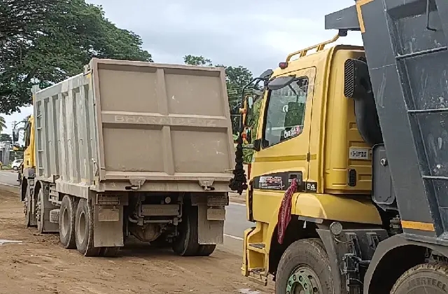 ತೆರಕಣಾಂಬಿ ಪೊಲೀಸರ ಕಾರ್ಯಾಚರಣೆ : ಪರವಾನಗಿ ರಹಿತ ಟಿಪ್ಪರ್ ಗಳ ಜಪ್ತಿ! - News Karnataka