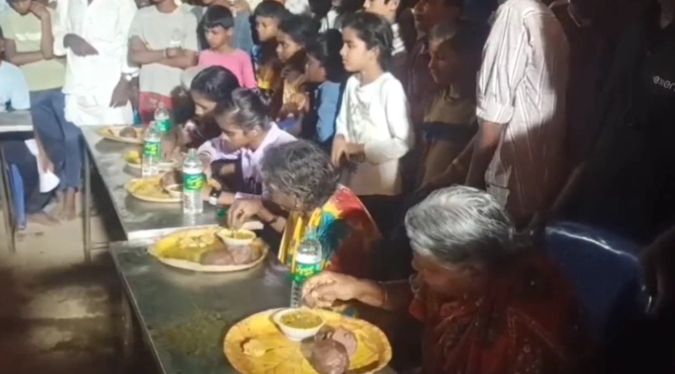 ಚಾಮರಾಜನಗರ: ಕೋಳಿ ಸಾರಿನ ಜೊತೆ ಮುದ್ದೆ ತಿನ್ನುವ ಸ್ಪರ್ಧೆ! - News Karnataka