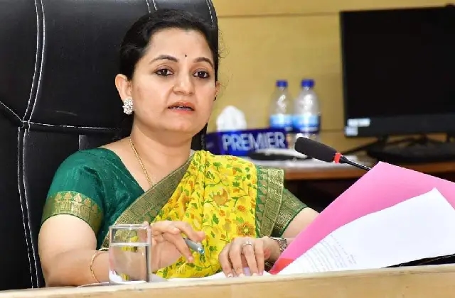 ಡೆಂಗ್ಯೂ ಪ್ರಕರಣ: ಜನರಿಗೆ ಜಾಗೃತಿ ಮೂಡಿಸುವಂತೆ ಎಚ್ಚರಿಕೆ ನೀಡಿದ ಜಿಲ್ಲಾಧಿಕಾರಿ - News Karnataka