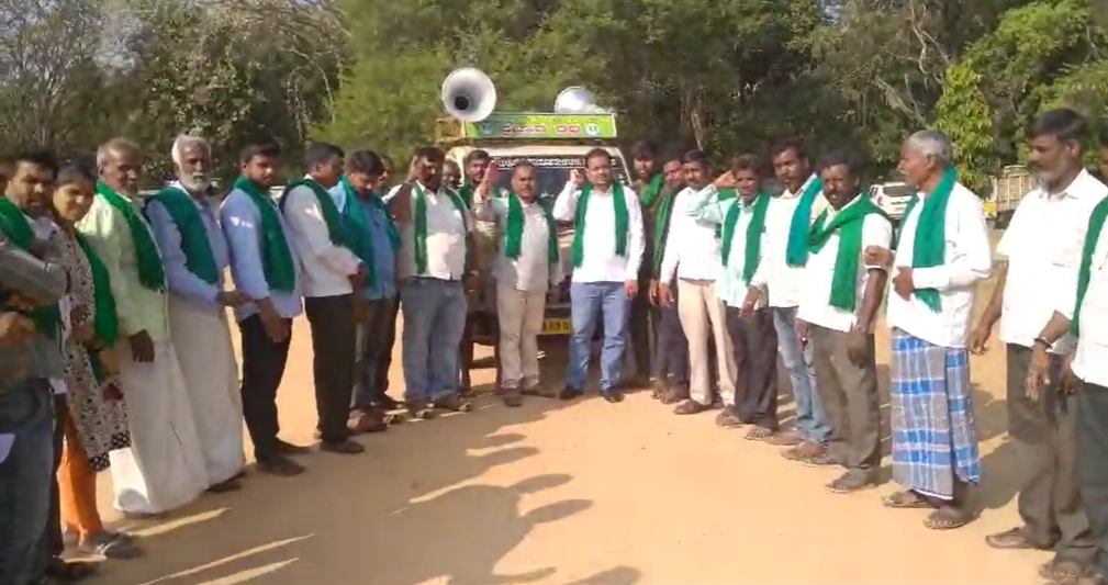 ಜನಪ್ರತಿನಿಧಿಗಳು ಮತ್ತು ರೈತರ ಮುಖಾಮುಖಿ ಕಾರ್ಯಕ್ರಮ ಹಿನ್ನೆಲೆ; ಪ್ರಚಾರ ರಥಕ್ಕೆ ಚಾಲನೆ - News Karnataka