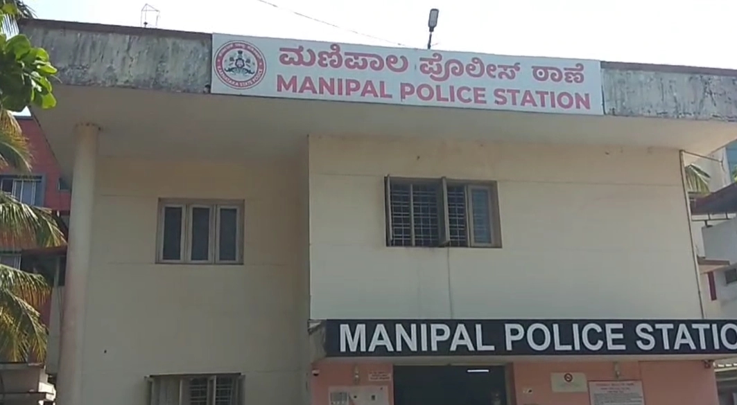 ಮಣಿಪಾಲ: ಅಕ್ರಮ ವೇಶ್ಯಾವಾಟಿಕೆ ನಡೆಸುತ್ತಿದ್ದ ಲಾಡ್ಜ್‌ ಗೆ ಪೊಲೀಸರ ದಾಳಿ; ಓರ್ವನ‌ ಬಂಧನ, ಮಹಿಳೆಯ ರಕ್ಷಣೆ - News Karnataka