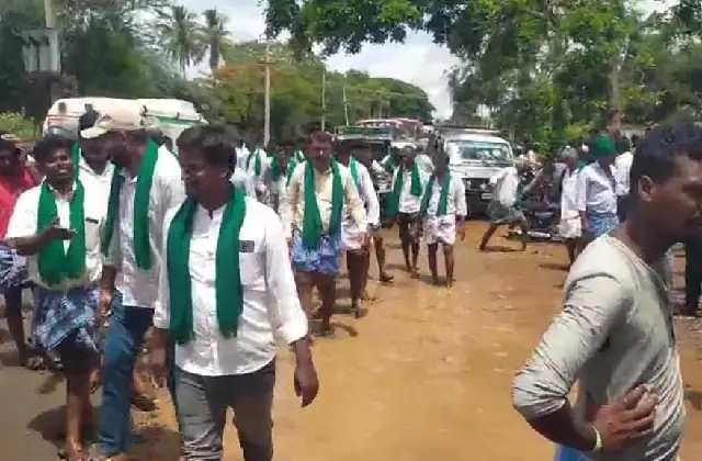 ಹೆದ್ದಾರಿ ದುರಸ್ತಿಗೆ ಆಗ್ರಹಿಸಿ ರಾಜ್ಯ ಕಬ್ಬು ಬೆಳೆಗಾರರ ಸಂಘದಿಂದ ಪ್ರತಿಭಟನೆ - News Karnataka