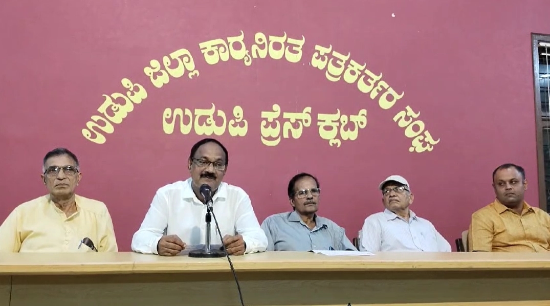 ತೈಲ ಬೆಲೆ ಏರಿಕೆ ಖಂಡಿಸಿ ಬೈಕ್‌ಗೆ ಹಗ್ಗಕಟ್ಟಿ ಎಳೆದು ಬಿಜೆಪಿ ಕಾರ್ಯಕರ್ತರ ಬೃಹತ್ ಪ್ರತಿಭಟನೆ - News Karnataka