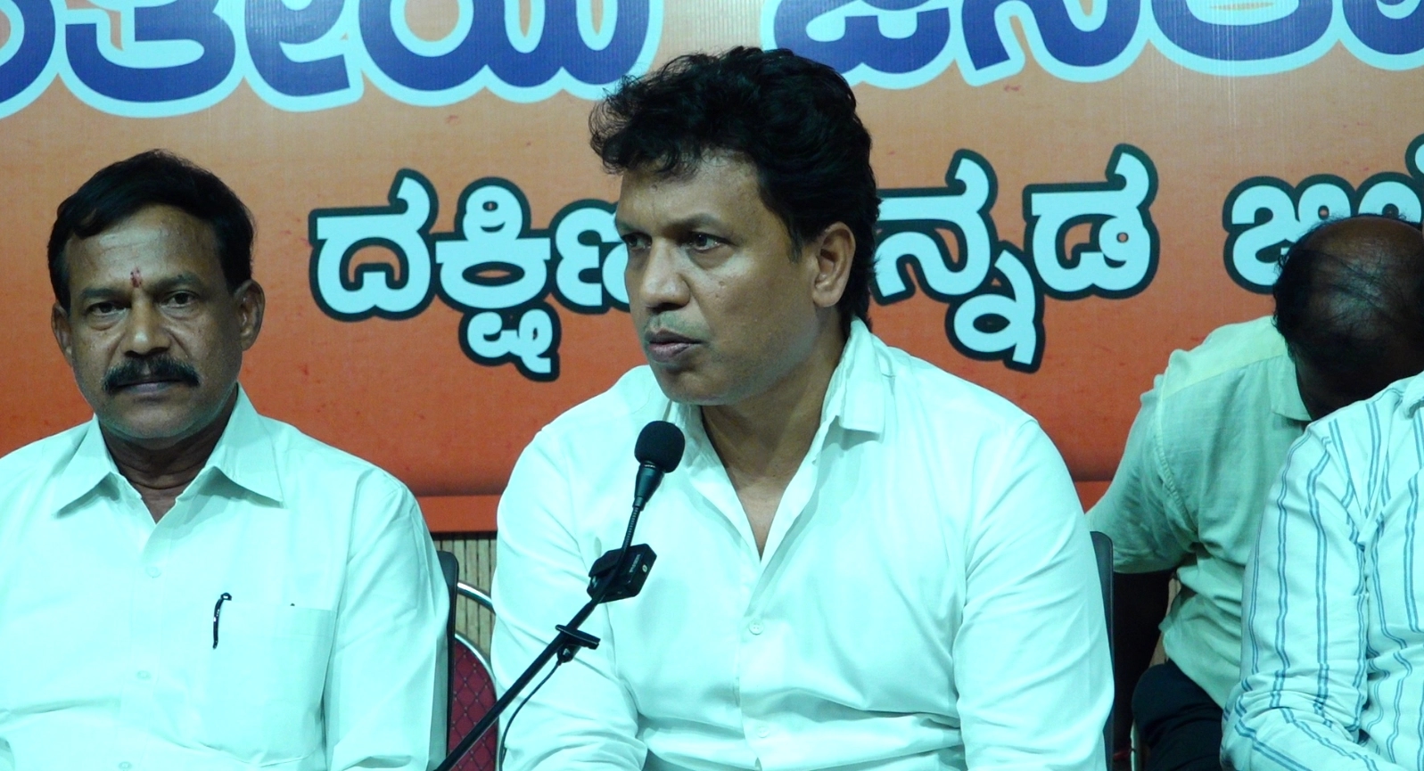 ಸೆಕ್ಷನ್ ಹಾಕಿದ್ರೂ ಕಾಂಗ್ರೇಸ್ ಮುಖಂಡರಿಗೆ ಸಭೆ ಸೇರಿ ಗಲಾಟೆ ಮಾಡಲು ಅವಕಾಶ : ಶಾಸಕ ಭರತ್ ಶೆಟ್ಟಿ ಆರೋಪ - News Karnataka