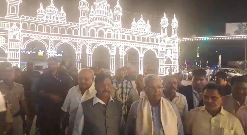 ಸಿಎಂ ಸಿದ್ದರಾಮಯ್ಯ ದಸರಾ ದೀಪಾಲಂಕಾರ ವೀಕ್ಷಣೆ - News Karnataka