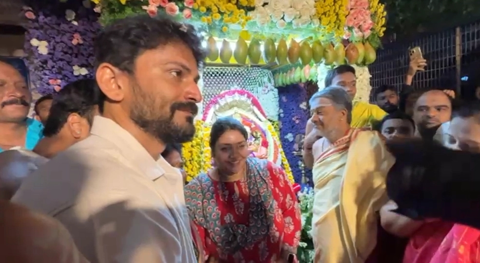 ಚಾಮುಂಡಿ ಬೆಟ್ಟಕ್ಕೆ ನಟ ಡಾಲಿ ಧನಂಜಯ್ ಭೇಟಿ - News Karnataka