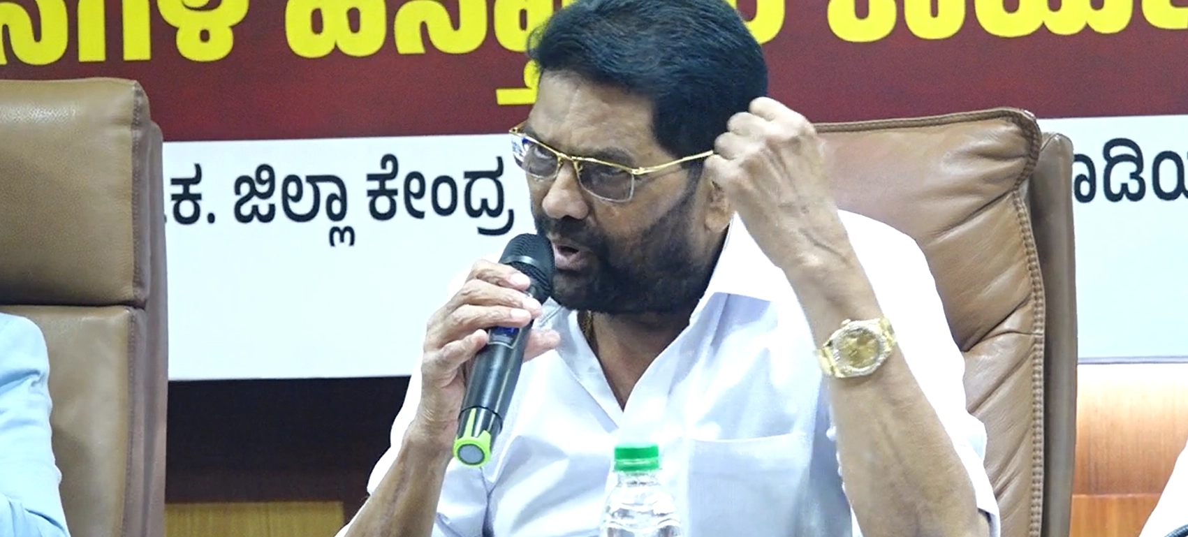 ಬೈಕ್ ಗೆ ಕಾರು ಡಿಕ್ಕಿ; ಬೈಕ್ ಸವಾರ ಸ್ಥಳದಲ್ಲೇ ಸಾವು, ಮತ್ತೊರ್ವ ಗಂಭೀರ - News Karnataka