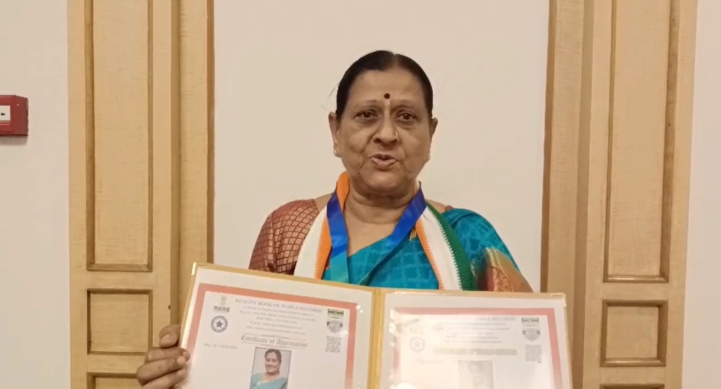 ನಂಜನಗೂಡಿನ ಮಹಿಳೆಗೆ ರಿಯಾಲಿಟಿ ಬುಕ್ ಆಫ್ ವರ್ಲ್ಡ್ ರೆಕಾರ್ಡ್ ಗೌರವ ವೃತ್ತಿಪರ ಕೌಶಲ್ಯ ಪ್ರಶಸ್ತಿ ನೀಡಿ ತಮಿಳುನಾಡಿನಲ್ಲಿ ಗೌರವ - News Karnataka
