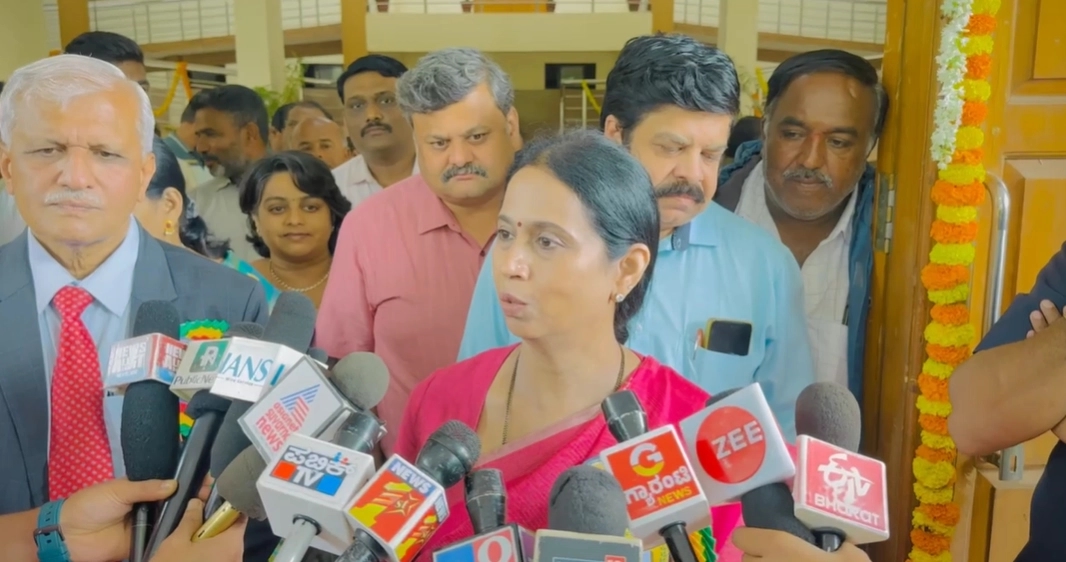 ಸಿಎಂ, ಡಿಸಿಎಂ ದೆಹಲಿ ಭೇಟಿಗೆ ವಿಶೇಷ ಅರ್ಥ ಕಲ್ಪಿಸಬೇಕಿಲ್ಲ : ಸಚಿವೆ ಲಕ್ಷ್ಮೀ ಹೆಬ್ಬಾಳಕರ್ - News Karnataka