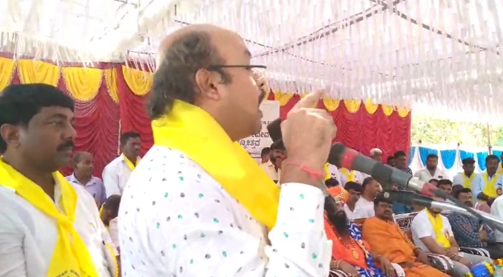 ಪಲ್ಲಕ್ಕಿ ಟ್ರಾಕ್ಟರ್‌ಗೆ ವಿದ್ಯುತ್ ತಂತಿ ಸ್ಪರ್ಶಿಸಿ ಇಬ್ಬರು ಮೃತ್ಯು - News Karnataka