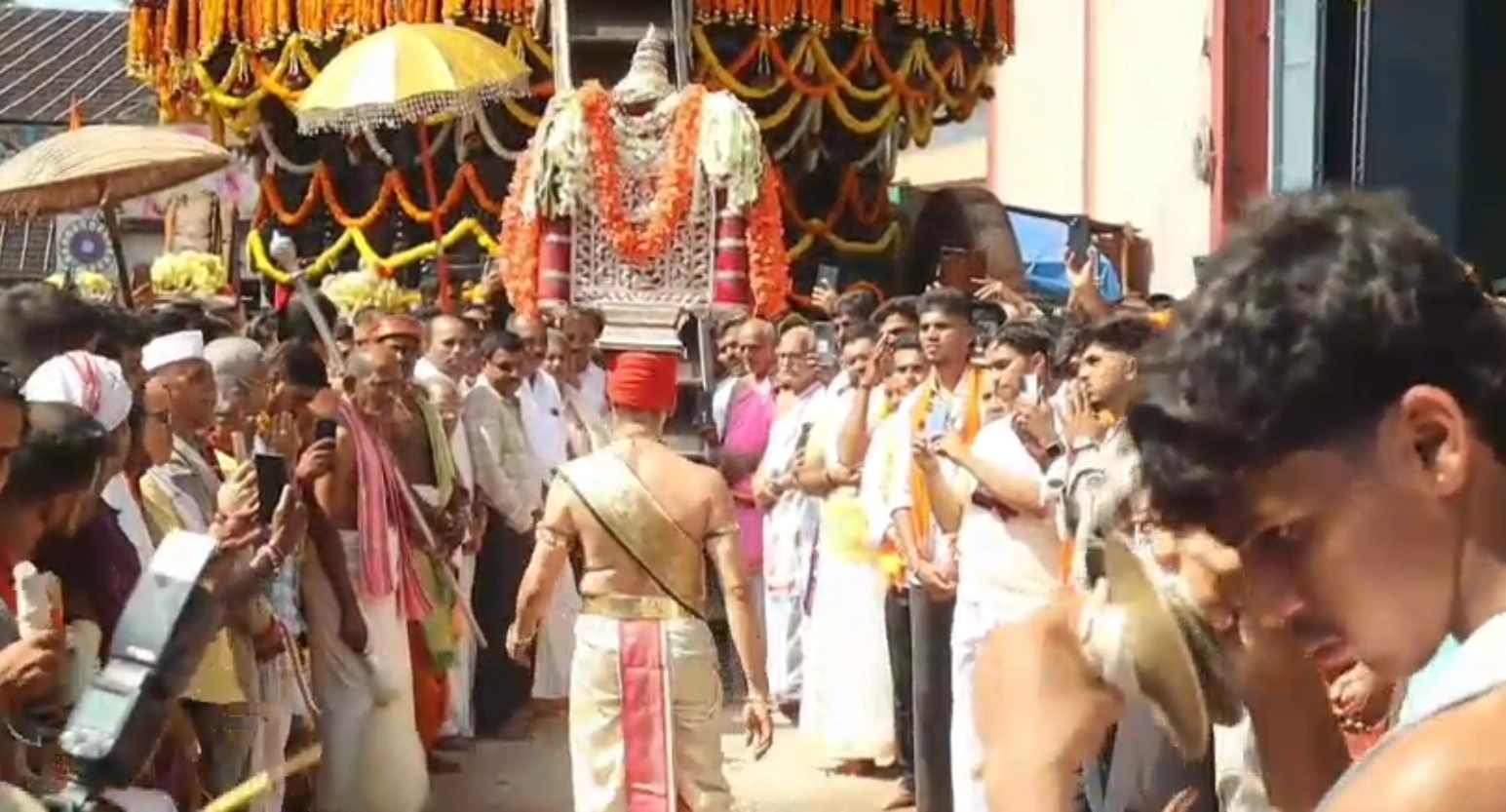 ಉಡುಪಿ: ಭಾರೀ ಮಳೆಯನ್ನು ಲೆಕ್ಕಿಸದೆ ನಡೆದ ದೈವದ ನೇಮೋತ್ಸವ - News Karnataka