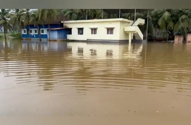 ಭಾರೀ ವರ್ಷಧಾರೆ‌ ; ಉಪ್ಪೂರಿನಲ್ಲಿ ಕೃತಕ ನೆರೆ ಸೃಷ್ಟಿ - News Karnataka