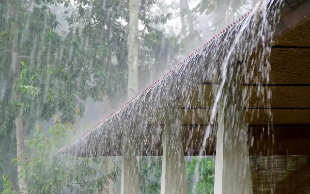 ರಾಜ್ಯದ ಹಲವೆಡೆ ವಿಪರೀತ ಮಳೆ : ಯೆಲ್ಲೋ ಅಲರ್ಟ್‌ ಘೋಷಣೆ - News Karnataka