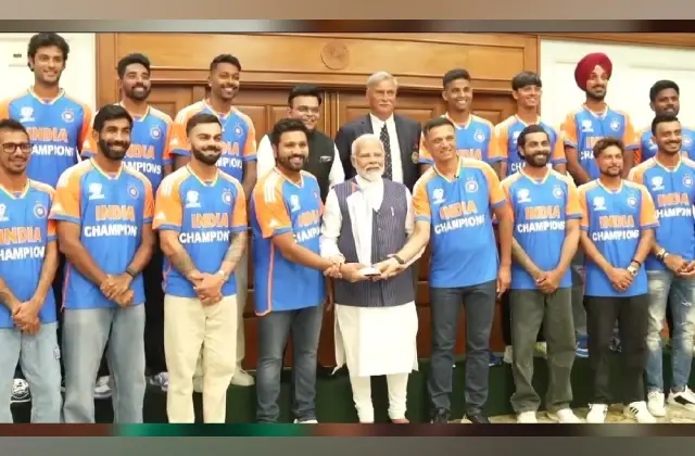 ಟೀಂ​ ಇಂಡಿಯಾ ಆಟಗಾರರನ್ನು ಸನ್ಮಾನಿಸಿದ ಪ್ರಧಾನಿ ನರೇಂದ್ರ ಮೋದಿ - News Karnataka