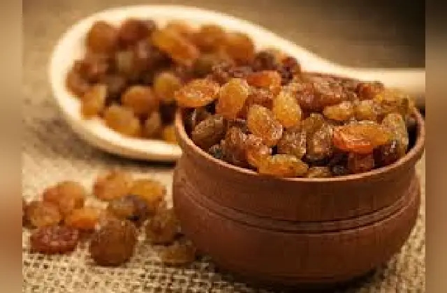 ನೀರಿನಲ್ಲಿ ನೆನೆಸಿಟ್ಟ ಒಣದ್ರಾಕ್ಷಿ ಸೇವನೆ ಅನೇಕ ಕಾಯಿಲೆಗಳಿಗೆ ಪರಿಹಾರ - News Karnataka