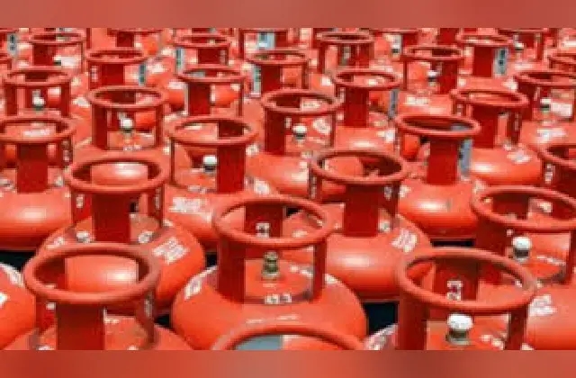 ಇನ್ಮುಂದೆ ಕೇವಲ 450 ರೂ.ಗೆ ಸಿಗಲಿದೆ ಗ್ಯಾಸ್ ಸಿಲಿಂಡರ್! - News Karnataka