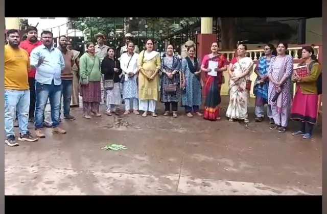 ಪಶ್ಚಿಮ ಬಂಗಾಳದಲ್ಲಿ ನಡೆದ ಮಹಿಳೆಯರ ಮೇಲಿನ ದೌರ್ಜನ್ಯ ಖಂಡಿಸಿ ಪ್ರತಿಭಟನೆ - News Karnataka