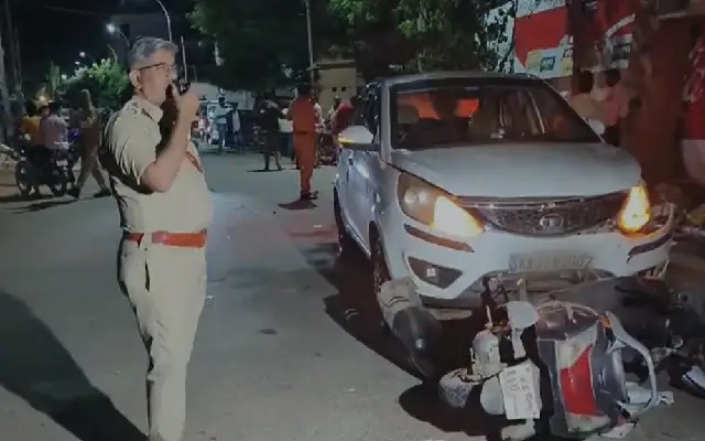 ಗಾಂಜಾ ಮತ್ತಿನಲ್ಲಿ ಕಾರು ಚಾಲನೆ : 10 ಬೈಕ್​​ಗಳಿಗೆ ಡಿಕ್ಕಿ ಹೊಡೆದು ಅನಾಹುತ - News Karnataka