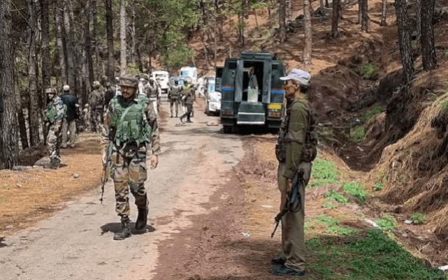 ಜಮ್ಮು ಕಾಶ್ಮೀರದಲ್ಲಿ ಸೇನಾ ಶಿಬಿರದ ಮೇಲೆ ಭಯೋತ್ಪಾದಕ ದಾಳಿ - News Karnataka