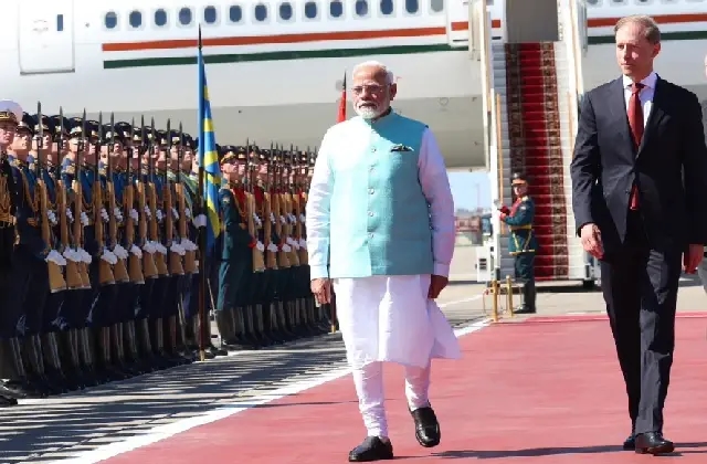 ಭಜನೆ, ಹಾಡು, ಜೈಕಾರದ ಮೂಲಕ ಮೋದಿಯನ್ನು ಸ್ವಾಗತಿಸಿದ ರಷ್ಯಾ - News Karnataka