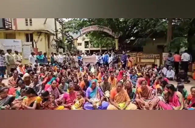 ಧಾರವಾಡ : ಅಲೆಮಾರಿ ಜನಾಂಗಕ್ಕೆ ಉಳುಮೆ ಮಾಡಲು ಜಮೀನು ನೀಡುವಂತೆ ಆಗ್ರಹಿಸಿ ಪ್ರತಿಭಟನೆ - News Karnataka