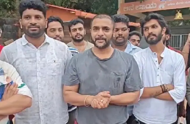 ಕಟೀಲು ದುರ್ಗಾಪರಮೇಶ್ವರಿ ದೇವಸ್ಥಾನಕ್ಕೆ ಭೇಟಿ ನೀಡಿದ ನಟ ಶ್ರೀಮುರಳಿ - News Karnataka