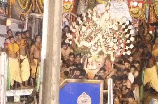 ಪುರಿ ಜಗನ್ನಾಥ ಉತ್ಸವದ ವೇಳೆ ಬಲಭದ್ರನ ವಿಗ್ರಹ ಬಿದ್ದು 7 ಮಂದಿಗೆ ಗಾಯ - News Karnataka