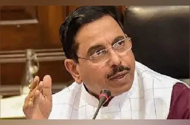 ರೈತರ ಆತ್ಮಹತ್ಯೆಗೆ ರಾಜ್ಯ ಸರ್ಕಾರದ ನಿರ್ಲಕ್ಷ್ಯವೇ ಕಾರಣ: ಪ್ರಲ್ಹಾದ್‌ ಜೋಶಿ - News Karnataka