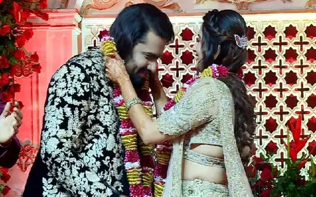 ತರುಣ್-ಸೋನಲ್ ಮೊಂತೆರೊ ಆರತಕ್ಷತೆಗೆ ಚಂದನವನದ ತಾರೆಯರ ಅಭಿನಂದನೆ - News Karnataka
