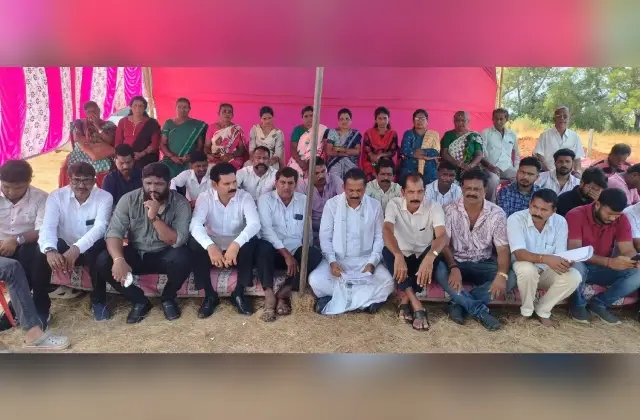 ಎಲ್ಲೂರು- ಕಾಸರಗೋಡು ವಿದ್ಯುತ್ ಲೈನ್ ಗೆ ಇನ್ನಾ ಗ್ರಾಮಸ್ಥರ ವಿರೋಧ - News Karnataka
