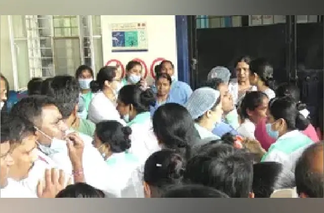 ವೈದ್ಯರ ಮೇಲೆ ಮಹಿಳೆಯರಿಂದ ಹಲ್ಲೆ ಪ್ರಕರಣ: ಇಬ್ಬರ ಬಂಧನ - News Karnataka