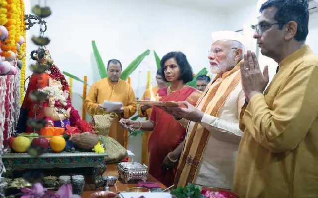 ಸುಪ್ರೀಂ ನ್ಯಾಯಮೂರ್ತಿ ಚಂದ್ರಚೂಡ್ ನಿವಾಸದ ಗಣಪತಿ ಪೂಜೆಯಲ್ಲಿ ಮೋದಿ ಭಾಗಿ - News Karnataka
