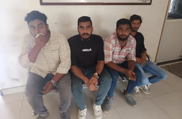 ವಾಮಂಜೂರು: ಖಾಸಗಿ ಬಸ್ ಚಾಲಕನಿಗೆ ನಡುಬೀದಿಯಲ್ಲಿ ಹಲ್ಲೆ : ಆರೋಪಿಗಳು ಪೊಲೀಸರ ವಶಕ್ಕೆ - News Karnataka