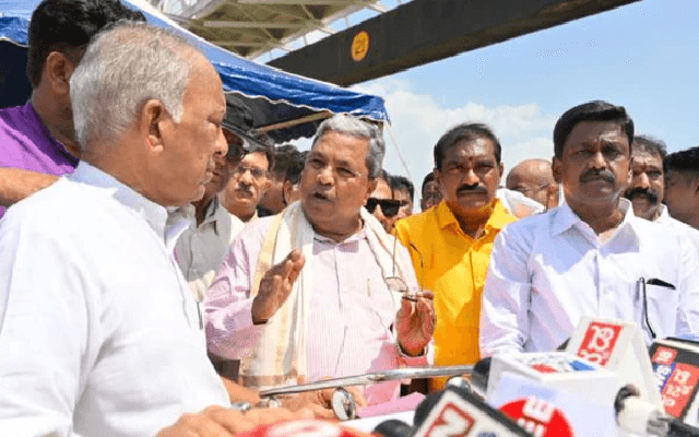 ತುಂಗಭದ್ರಾ ಡ್ಯಾಂ ಸ್ಥಳಕ್ಕೆ ಸಿಎಂ ಭೇಟಿ; ಗೇಟ್ ಸ್ಥಿತಿ ಅವಲೋಕನ - News Karnataka