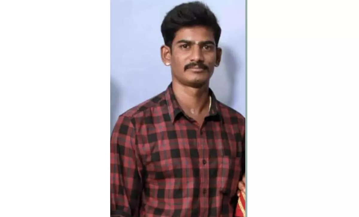 ಟ್ರಾಫಿಕ್ ಪೊಲೀಸರ ಕಿರುಕುಳ ಆರೋಪ: ಆತ್ಮಹತ್ಯೆಗೆ ಯತ್ನಿಸಿದ ಆಟೋ ಚಾಲಕ - News Karnataka