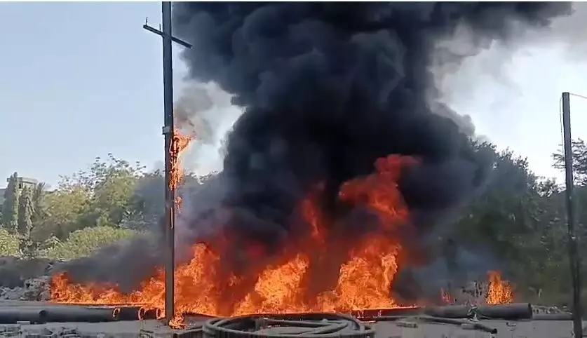 ನೀರು ಸರಬರಾಜು ಕಾಮಗಾರಿಗೆ ತಂದಿರಿಸಿದ್ದ ಪೈಪ್ ಗಳು ಬೆಂಕಿಗಾಹುತಿ! - News Karnataka