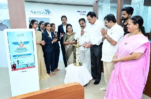 ಶ್ರೀ ಪ್ರಗತಿ ವಿಸ್ತಾರ ಏವಿಯೇಶನ್ ಕಾಲೇಜಿನ ಮೊದಲ ಬ್ಯಾಚ್‌ 42 ವಿದ್ಯಾರ್ಥಿಗಳೊಂದಿಗೆ ಶುಭಾರಂಭ - News Karnataka