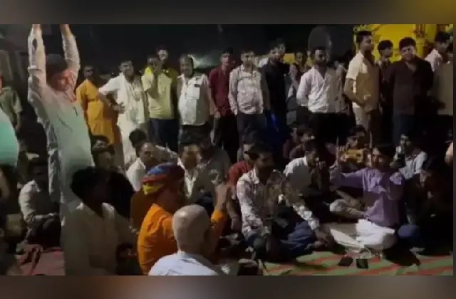 ಹಿಂದೂಗಳ ಮೇಲೆ ಕಲ್ಲು ತೂರಾಟ : 10 ಜನ ಪೊಲೀಸರ ವಶಕ್ಕೆ - News Karnataka