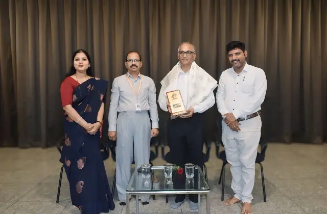 ಶಕ್ತಿ ವಿದ್ಯಾ ಸಂಸ್ಥೆಯ ಶಾಲಾ ಪ್ರಾರ್ಥನೆಯಲ್ಲಿ ವಿದ್ಯಾಭಾರತಿ ರಾಜ್ಯಾಧ್ಯಕ್ಷ ಶ್ರೀ ಪರಮೇಶ್ವರ ಹೆಗಡೆ ಭಾಗಿ - News Karnataka