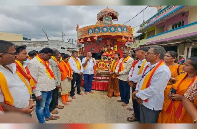 ಕನ್ನಡ ಪ್ರಚಾರ ರಥಕ್ಕೆ ಹೃದಯಸ್ಪರ್ಶಿ ಸ್ವಾಗತ - News Karnataka