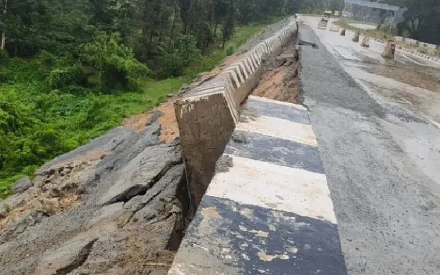 ಸಕಲೇಶಪುರದ ರಾಷ್ಟ್ರೀಯ ಹೆದ್ದಾರಿ 75 ರಲ್ಲಿ ಮತ್ತೆ ಭೂ ಕುಸಿತ - News Karnataka
