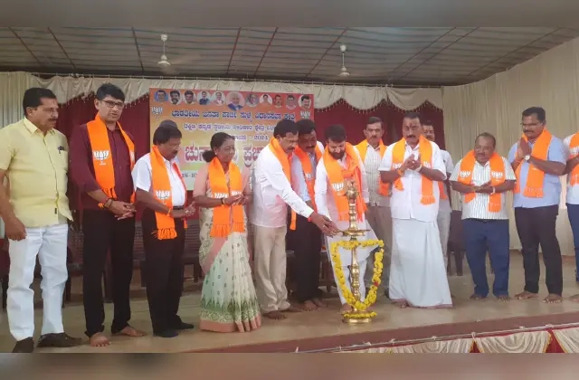 ವಿಧಾನಪರಿಷತ್ ಉಪಚುನಾವಣೆ: ಸುಳ್ಯ ಮಂಡಲ‌ ಚುನಾವಣಾ ಪ್ರಚಾರ ಸಭೆ - News Karnataka