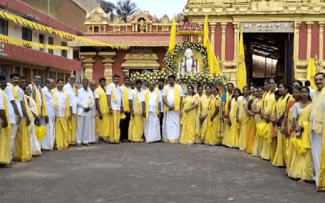 ಕಟಪಾಡಿ ಶ್ರೀವಿಶ್ವನಾಥ ಕ್ಷೇತ್ರದಲ್ಲಿ‌ ನಾರಾಯಣಗುರುಗಳ ಜಾಥಕ್ಕೆ ಸಂಸದ ಕೋಟಾ ಚಾಲನೆ - News Karnataka