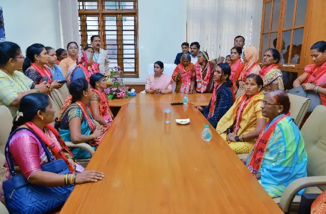 ಗೃಹಲಕ್ಷ್ಮೀ ಫಲಾನುಭವಿಗಳೊಂದಿಗೆ ಸುವರ್ಣವಿಧಾನಸೌಧಕ್ಕೆ ಬಂದ ಸಚಿವರು - News Karnataka