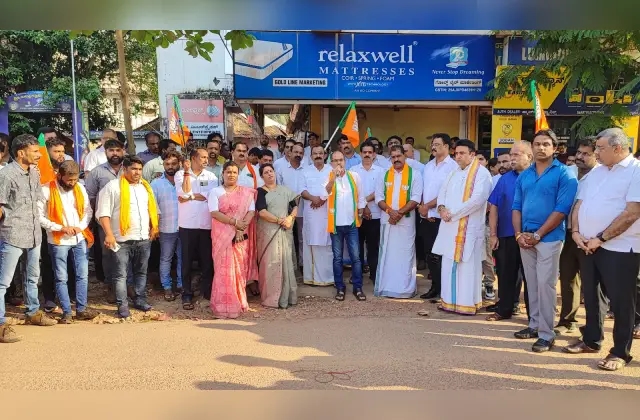 ವಿಧಾನ ಪರಿಷತ್ ಸದಸ್ಯ ಸಿ.ಟಿ.ರವಿ ಬಂಧನ ಖಂಡಿಸಿ ಬಿಜೆಪಿ ಪ್ರತಿಭಟನೆ - News Karnataka